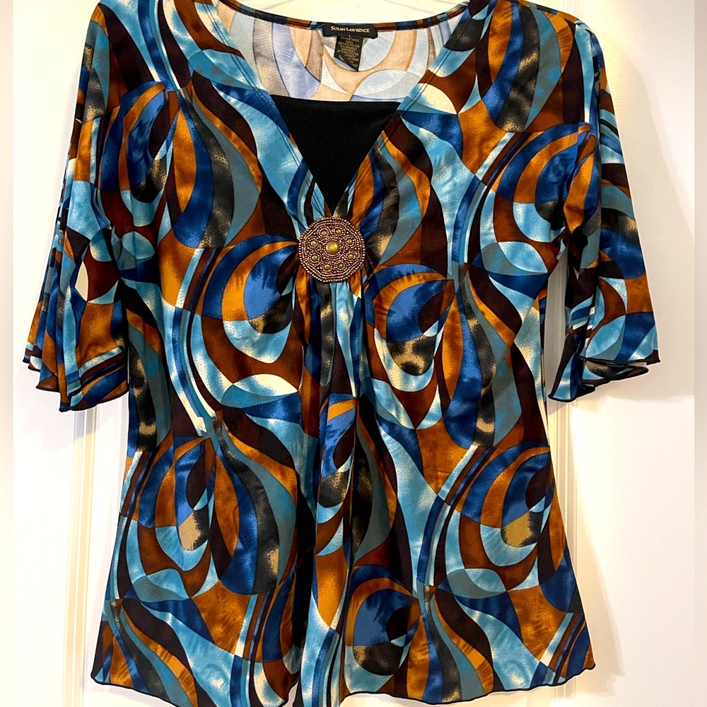 Colorful 3/4 length flutter sleeve polyester top with gold accent at V-neckline